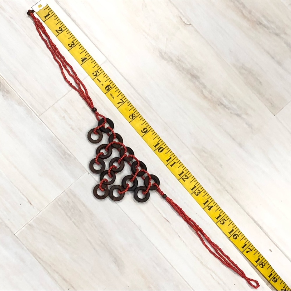 Red beaded necklace with wooden circles - Picture 4 of 5